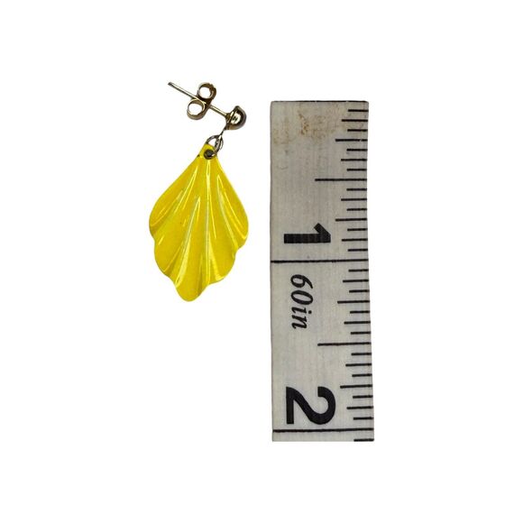Vintage Silver-Tone Metal Yellow Shell Drop Dangle Post Earrings Women's Jewelry - Picture 5 of 6